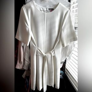 Vince Camuto Women’s Soft White Size 10 Dress